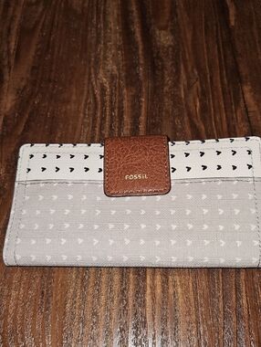 Fossil Beige and Brown Heart-Accent Wallet